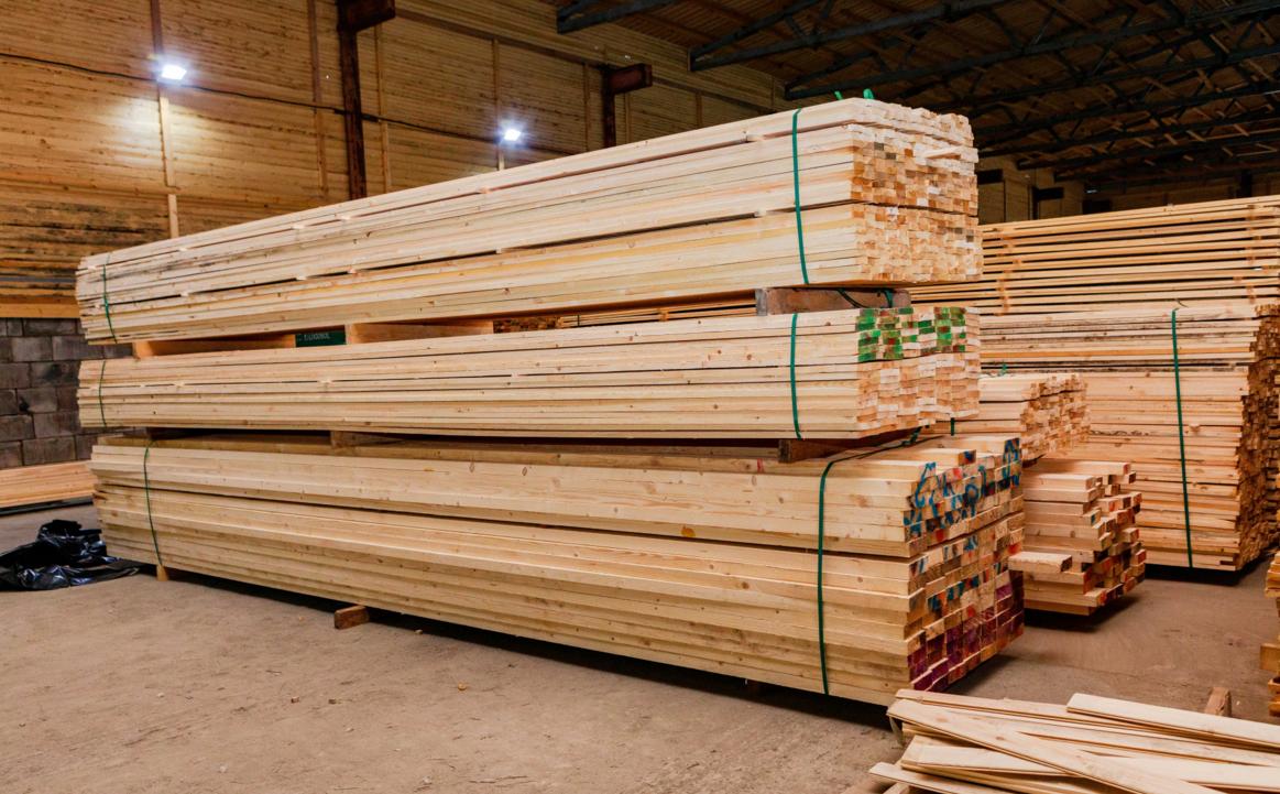 НАШІ ГРОШІ. ЛЬВІВ » Виноградівські комунальники за перевіреною схемою замовили деревини без тендеру