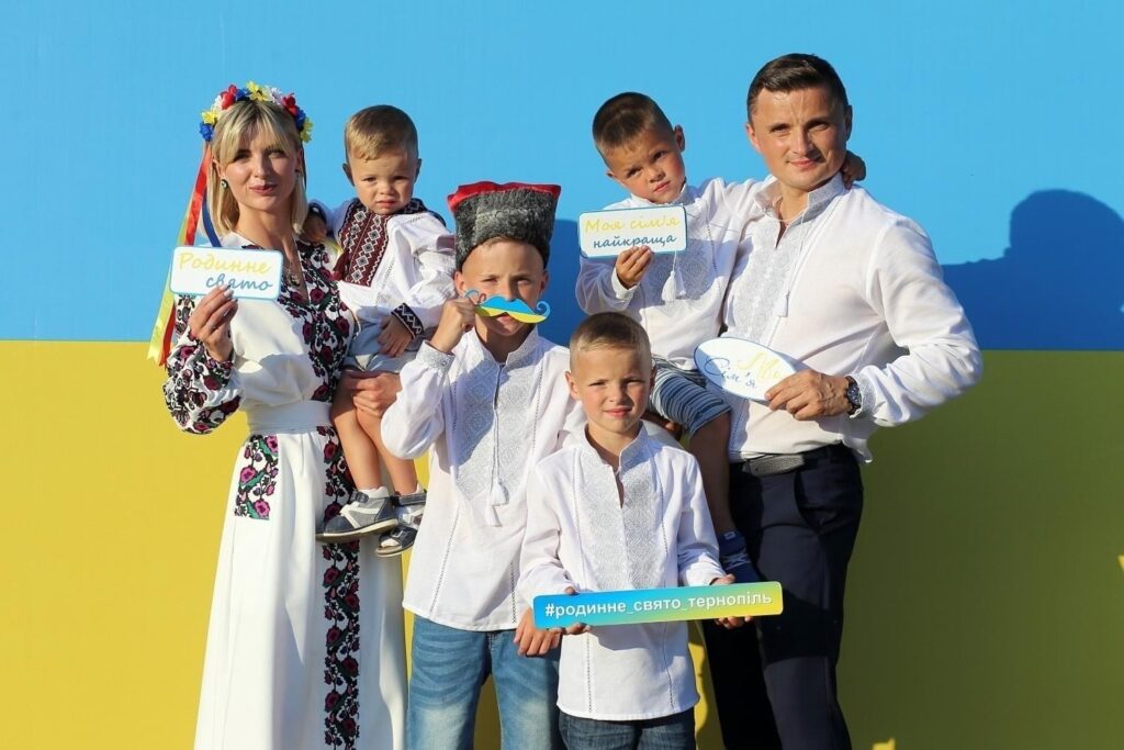 Мар'яна та Михайло Головки виховують чотирьох синів (фото Мар’яни Головко з Facebook)