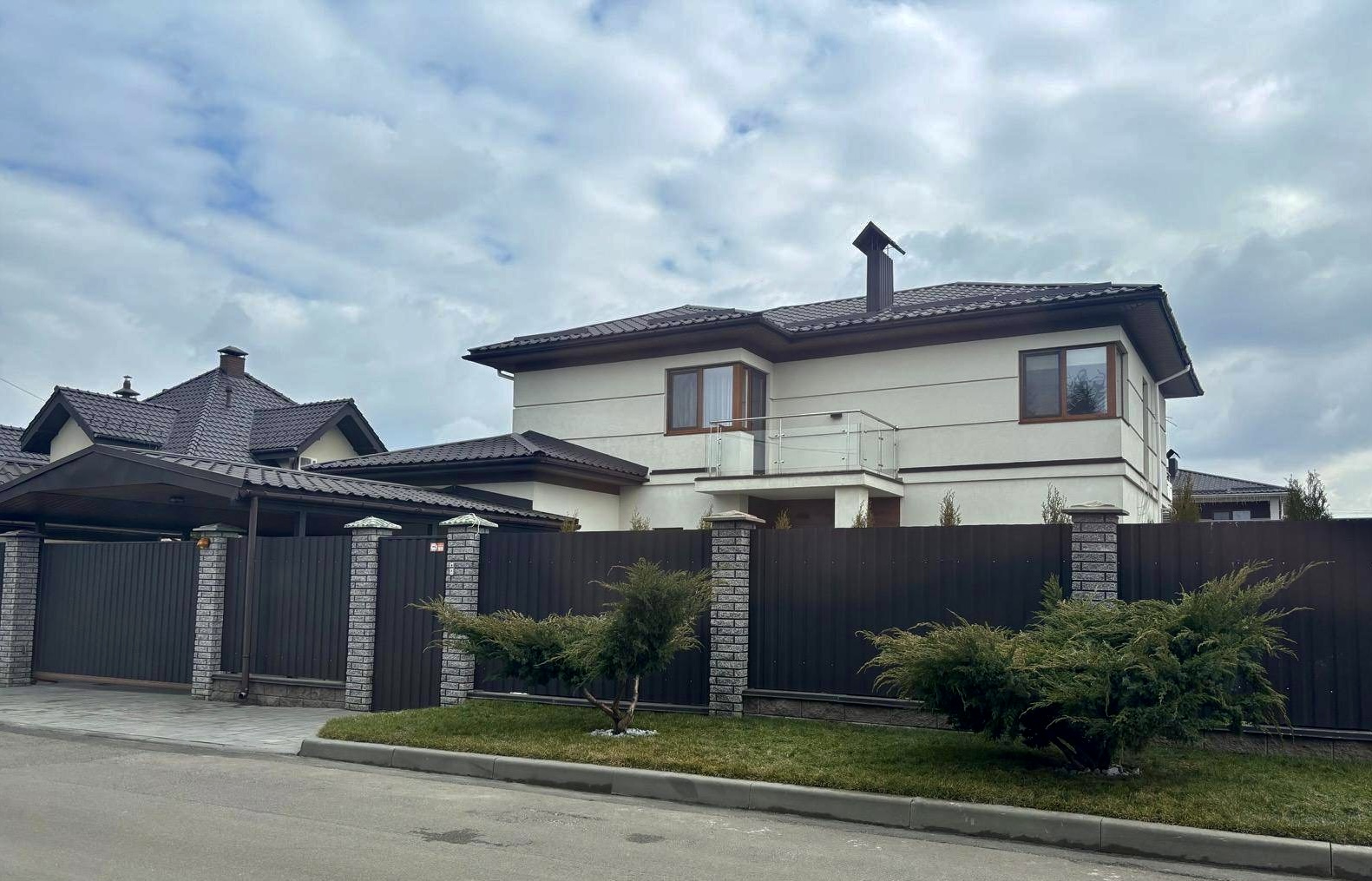 Інна Гулєвич придбала цей маєток в Софіївській Борщагівці усього за 5 млн грн (фото NGL.media)