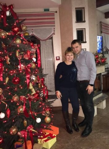 Valentyna Kropyva and her son, Serhii (a Facebook photo)